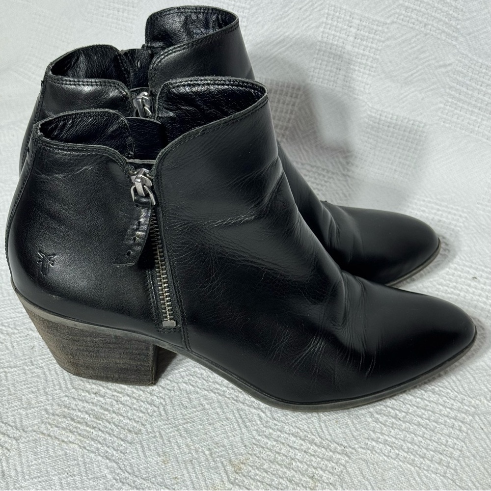 FRYE Boots Womens Size 10 M Sacha Rustic Booties‎ Black Leather Ankle Dual Zip